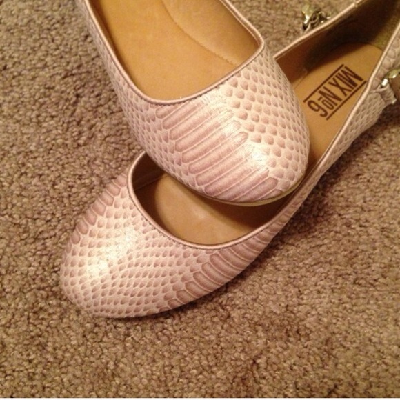 NIB Snake Print Flats - Picture 3 of 3